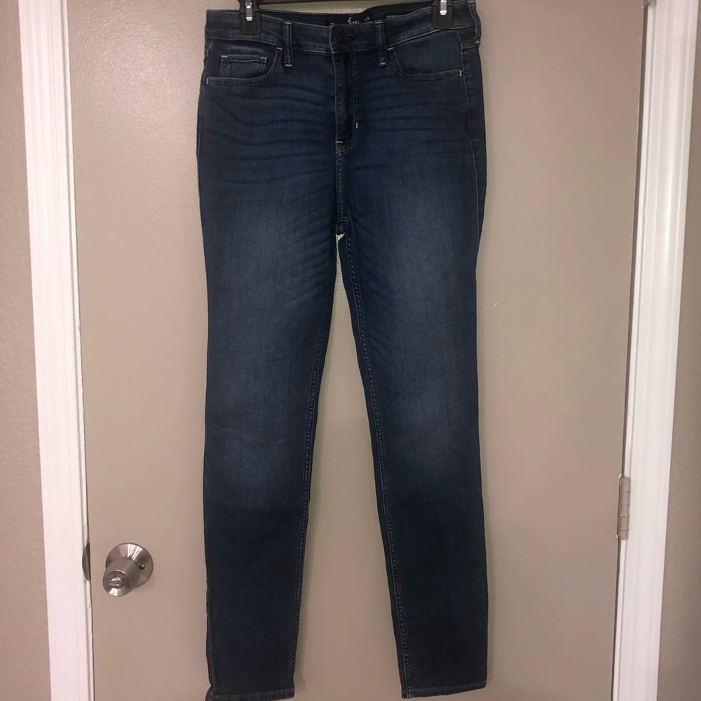 Hollister ™️ High rise super skinny dark denim